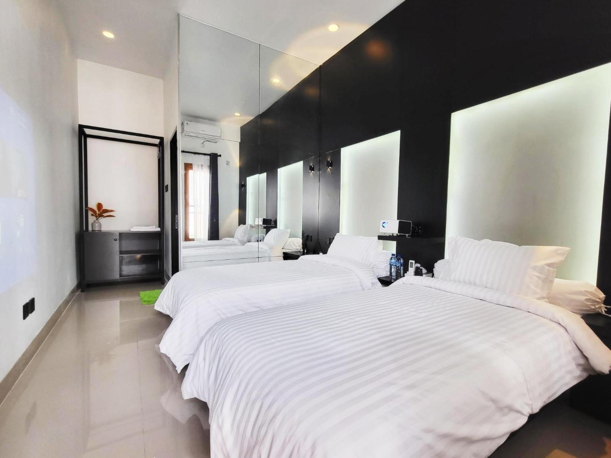 Cabin15 - Syariah Blitar Buitenkant foto