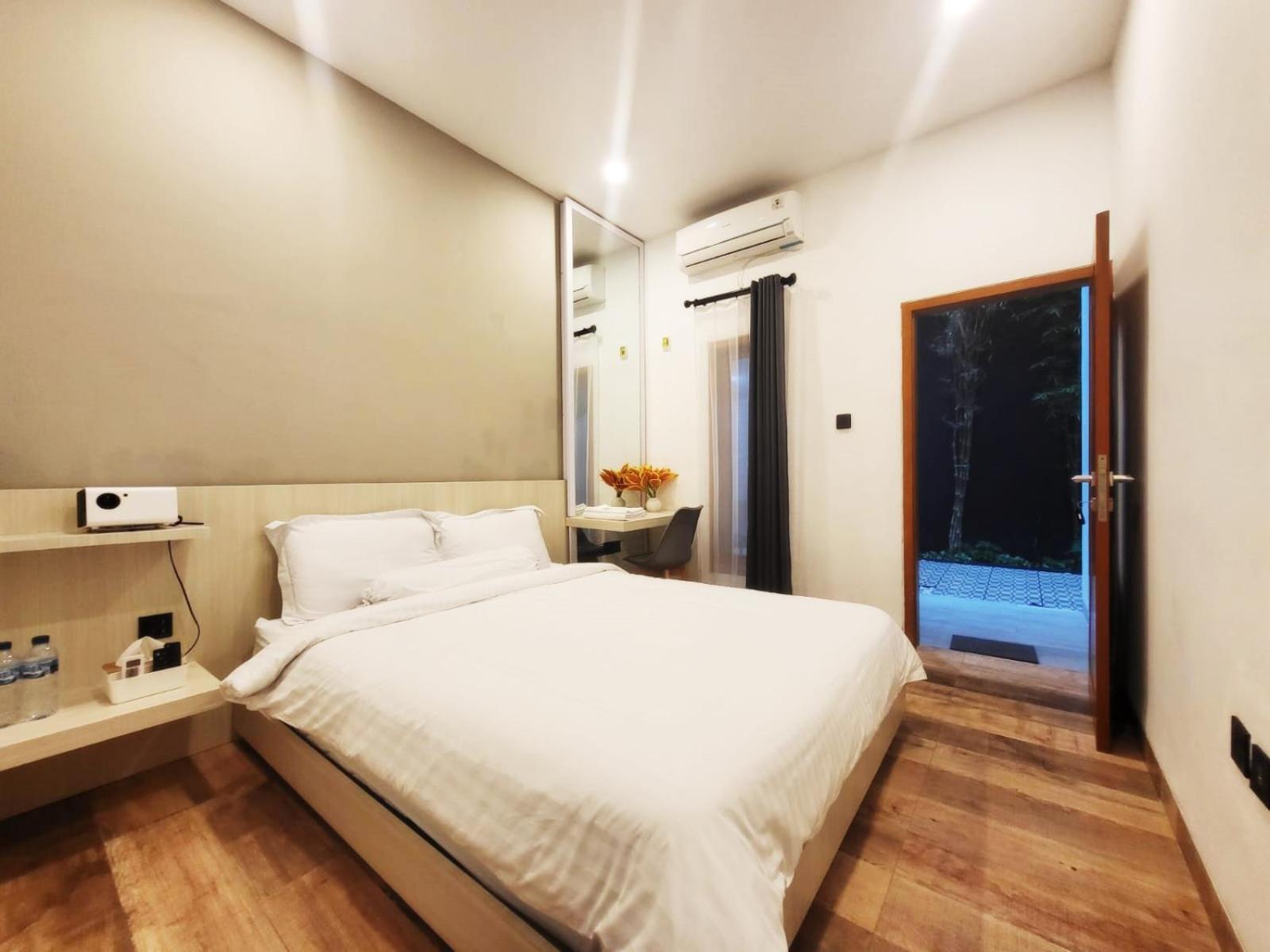 Cabin15 - Syariah Blitar Buitenkant foto