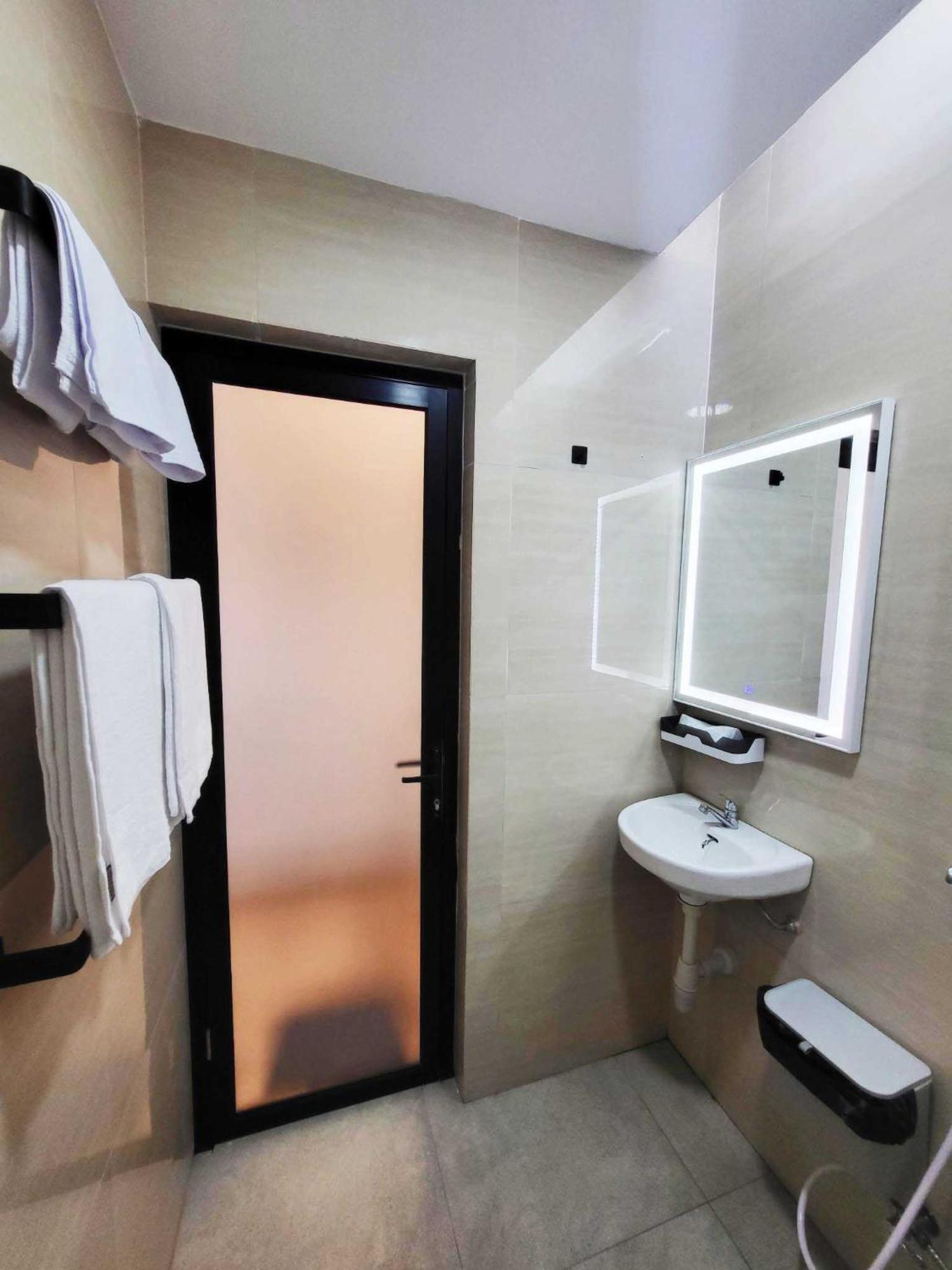Cabin15 - Syariah Blitar Buitenkant foto