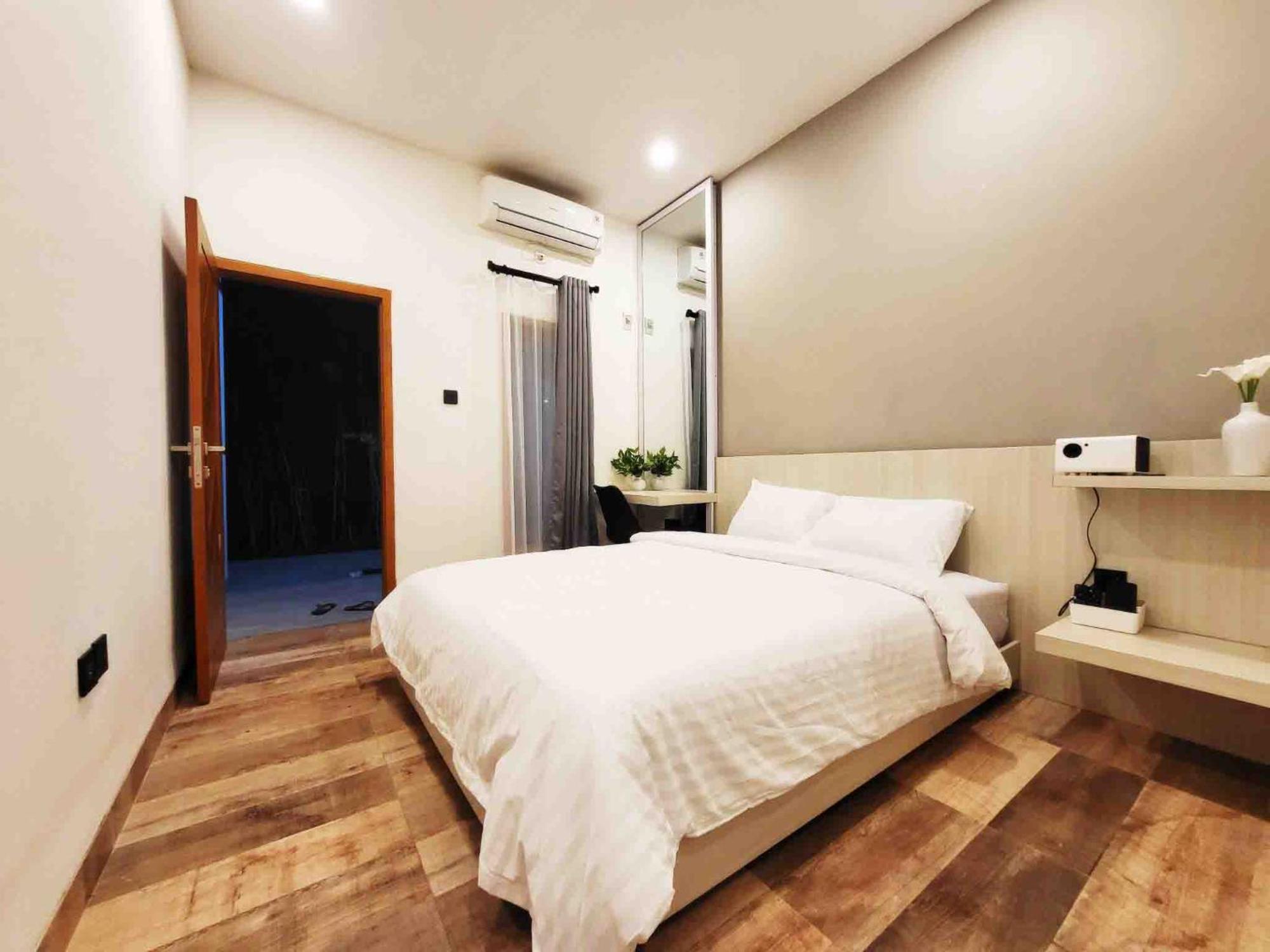 Cabin15 - Syariah Blitar Buitenkant foto