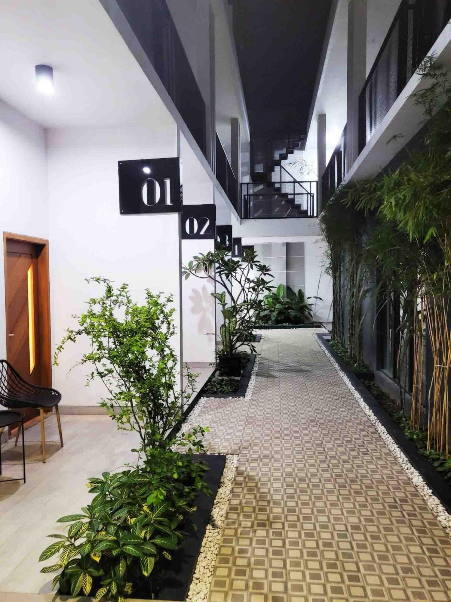 Cabin15 - Syariah Blitar Buitenkant foto