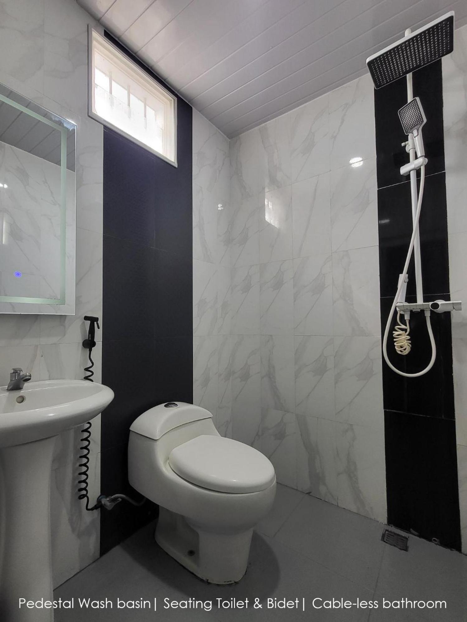 Cabin15 - Syariah Blitar Buitenkant foto