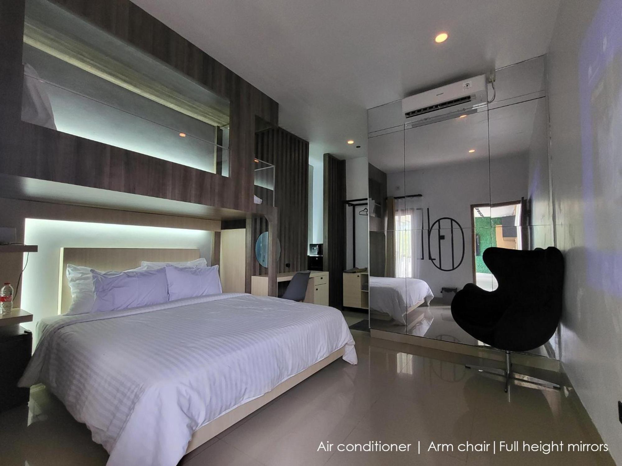 Cabin15 - Syariah Blitar Buitenkant foto